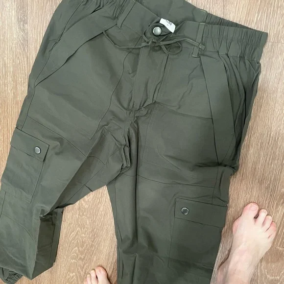 CAbi Olive Green Quantum Cargo - Picture 6 of 13